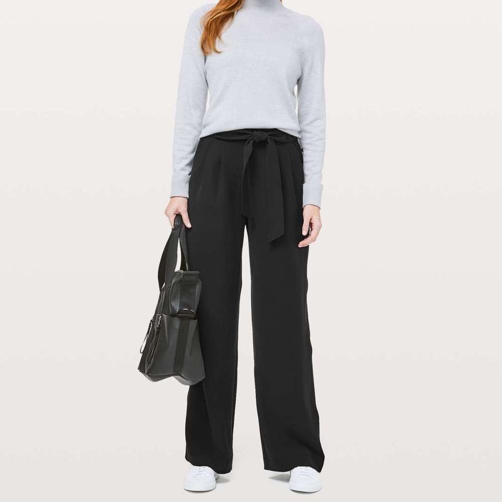 Lululemon Noir Pant Woven Black Size 4 NWT